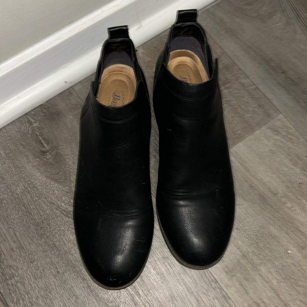 Black Bass booties